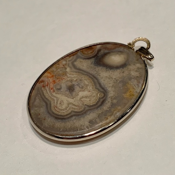 Vintage Laguna Lace Banded Agate Oval Pendant in 12K White Gold 44mm - Picture 2 of 8